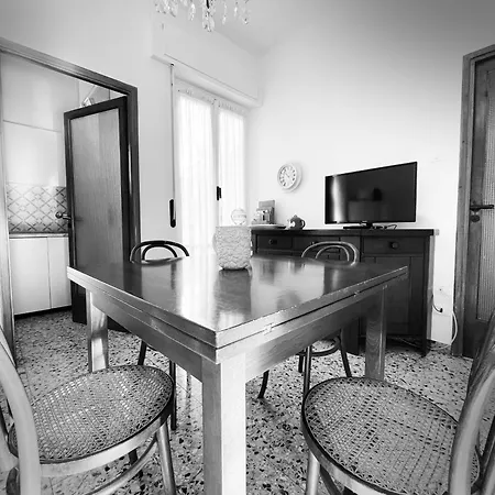 Appartement Sulle Vie Delle Cinque Terre, Nel Centro Storico Di Spezia! La Spezia