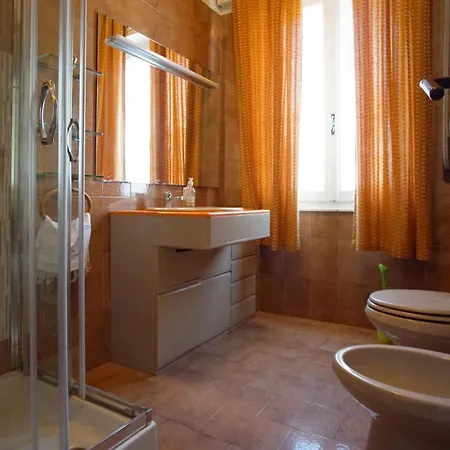 Appartement Sulle Vie Delle Cinque Terre, Nel Centro Storico Di Spezia!