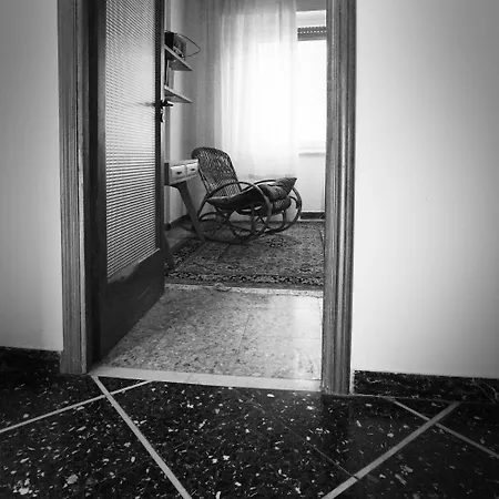Sulle Vie Delle Cinque Terre, Nel Centro Storico Di Spezia! דירה